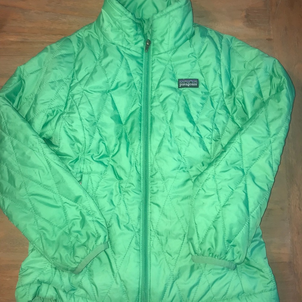 Girls size 8 lightweight Patagonia jacket
